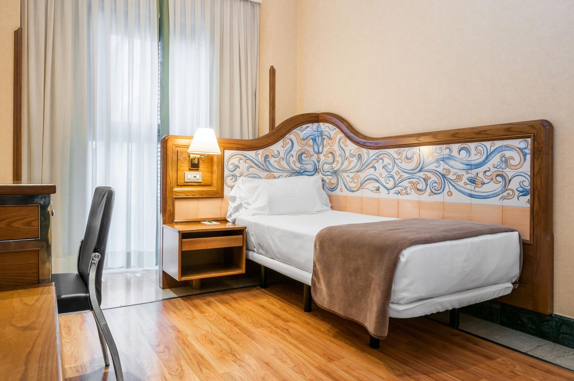 Hotel Julia Мадрид Экстерьер фото