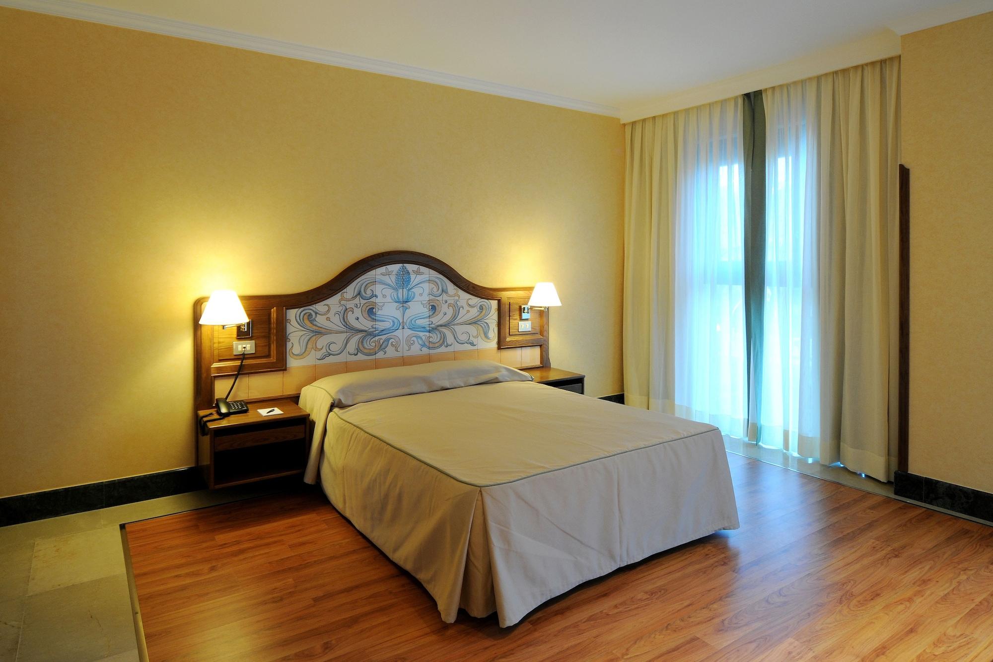 Hotel Julia Мадрид Экстерьер фото