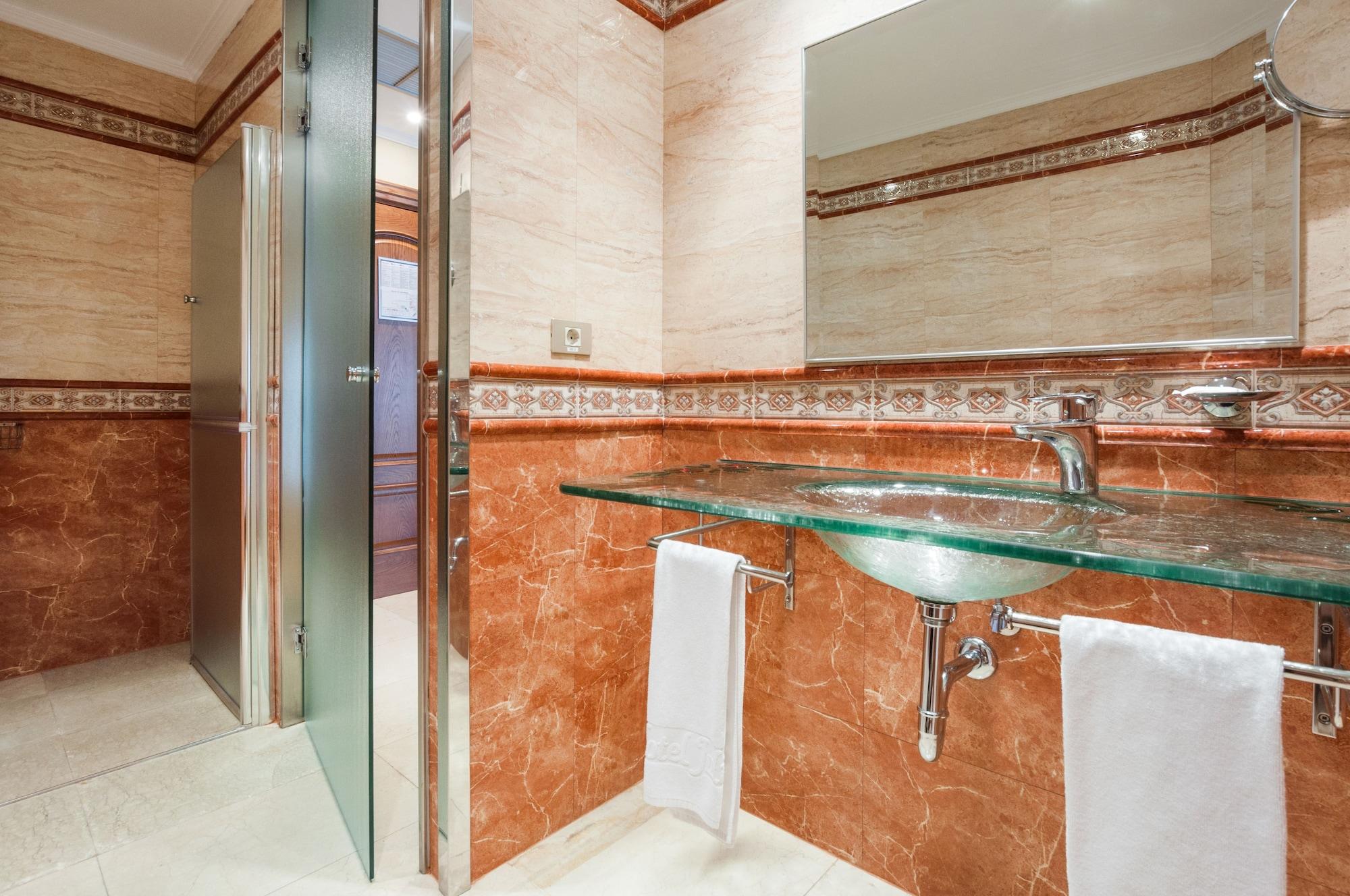 Hotel Julia Мадрид Экстерьер фото