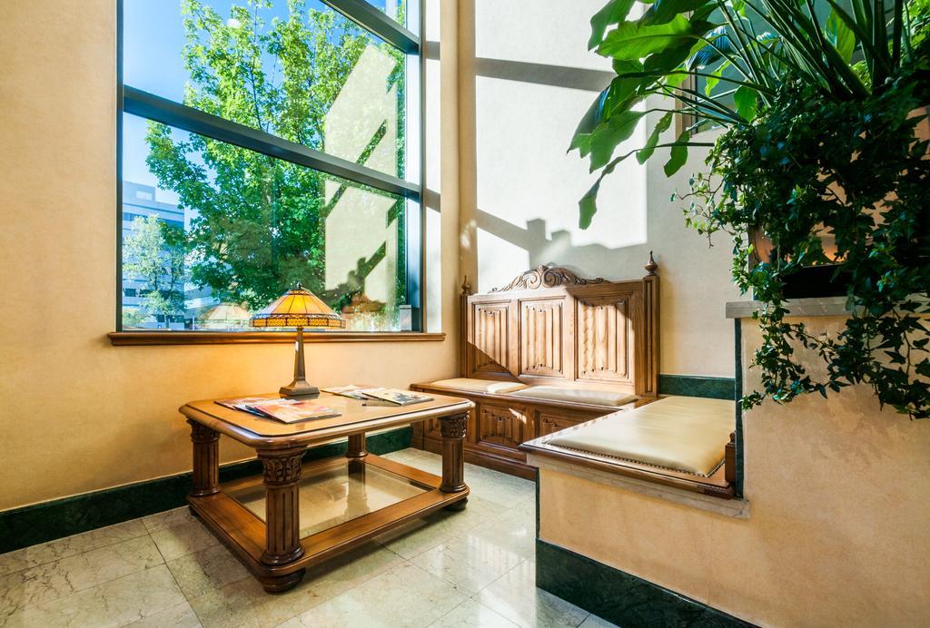 Hotel Julia Мадрид Экстерьер фото