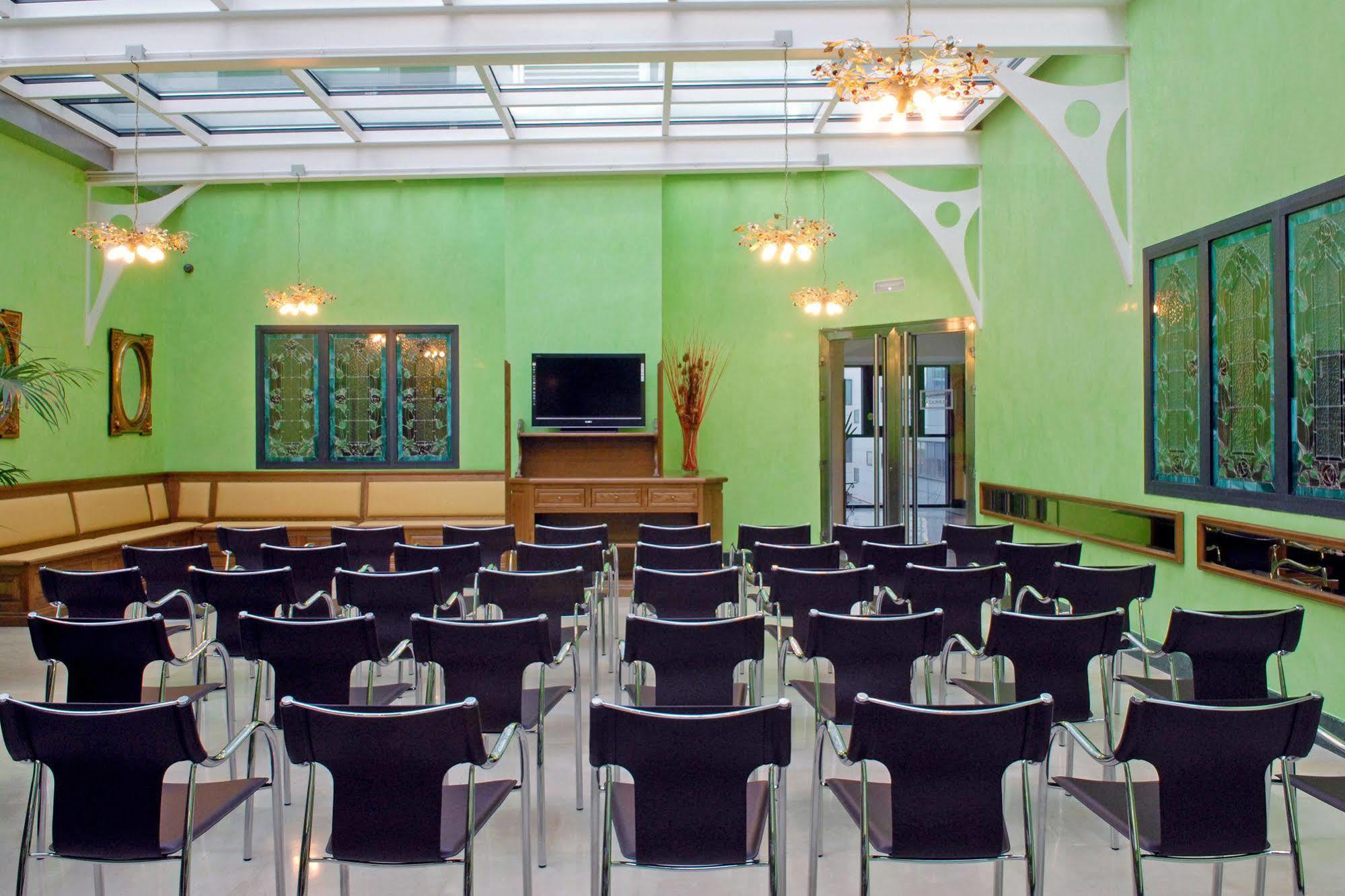 Hotel Julia Мадрид Экстерьер фото