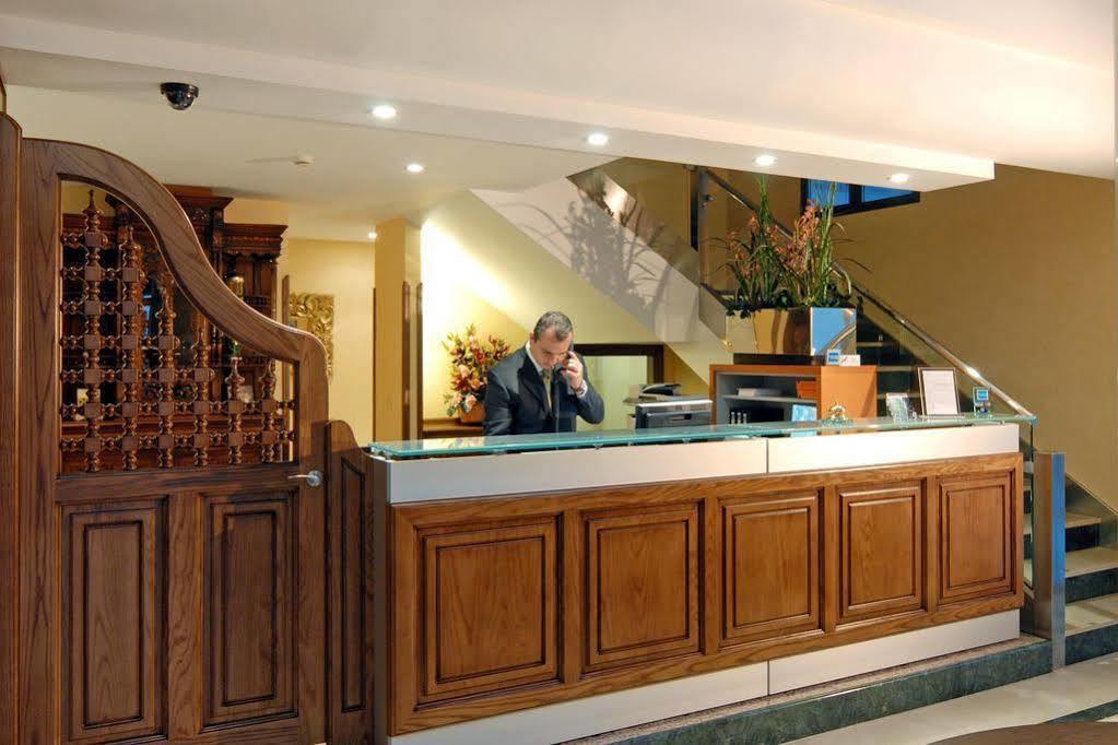 Hotel Julia Мадрид Экстерьер фото